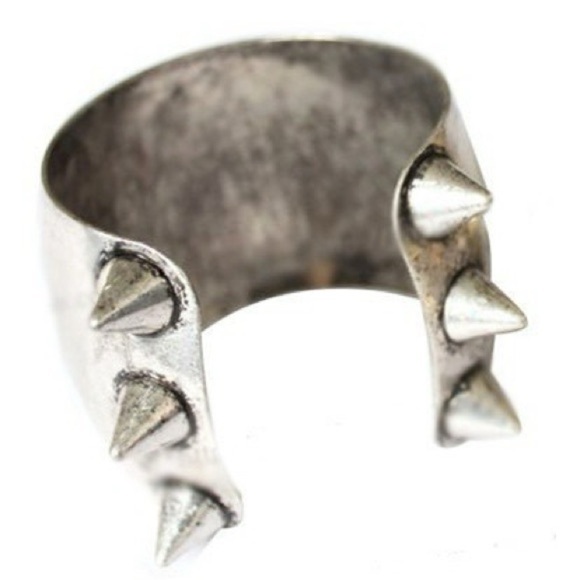 Spike Cuff Bracelet (available in gold only!) - Picture 6 of 9
